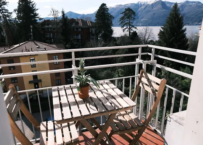 Studio With Lake And Montains Views Free Parking